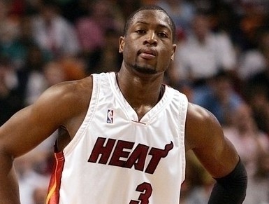 也不后手躲 也不后手躲