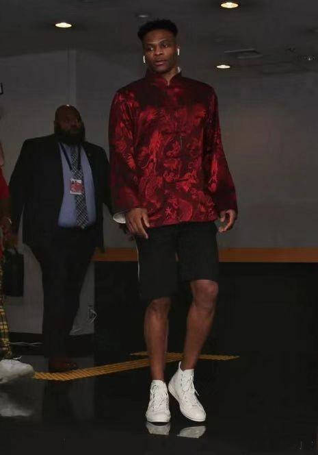 篮网夹击持 篮网夹击持